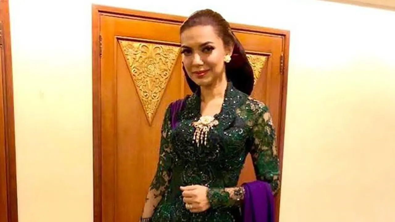 Potret Anggun Selebritas Tanah Air yang Miliki Gelar Bangsawan, Menawan Berkebaya