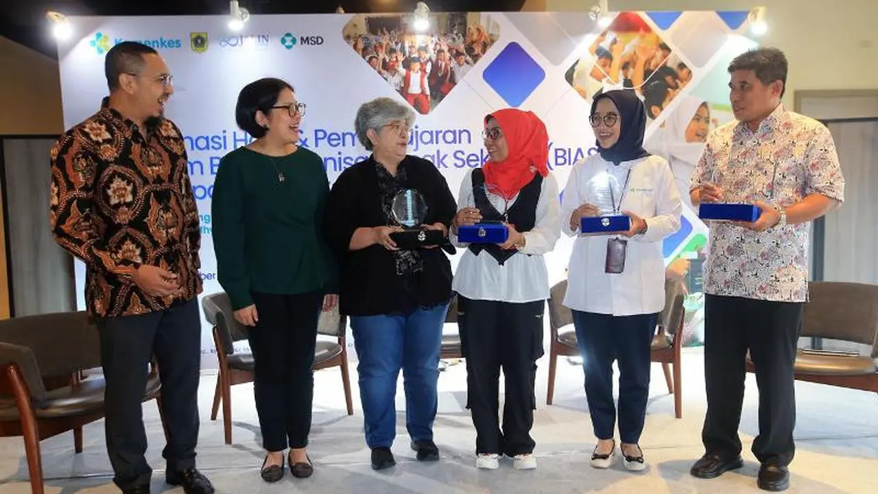 Mendukung Program Imunisasi Inklusif Berbasis Sekolah untuk Masyarakat yang Kurang Terlayani