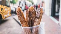 Churros. (dok. Unsplash/@rolandepg)
