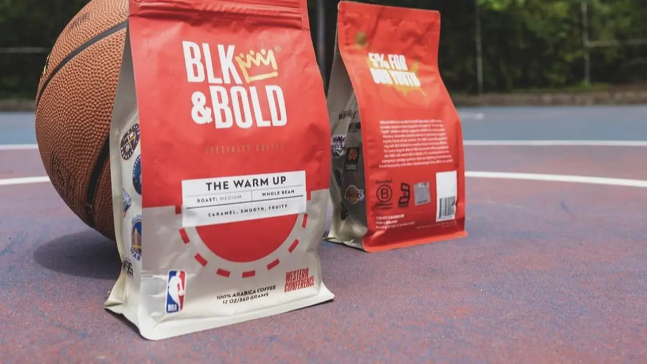 Kedua teman kecil ini membangun bisnis kopi hingga punya lisensi NBA dan misi sosial/dok. Instagram @blkandbold