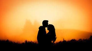 Inspirasi Foto Prewedding Tema Siluet Yang Romantis Manis Abis Fashion Fimela Com