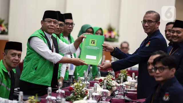 Naik Sepeda Listrik, Mardiono Pimpin Rombongan Daftar Bakal Caleg PPP ke KPU