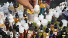 Barang bukti hasil penindakan barang kena cukai di Kantor Pusat Bea Cukai, Jakarta Timur, Jumat (25/10/2019). Ditjen Bea dan Cukai Kementerian Keuangan merilis hasil tindakan produk-produk ilegal, di antaranya rokok elektrik, rokok, hingga minuman keras . (Liputan6.com/Immanuel Antonius)