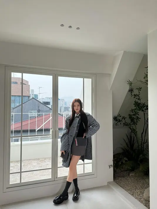 Nancy memang sudah beberapa kali meraih posisi 10 besar di tahun-tahun sebelumnya. [Instagram.com/nancyjewel_mcdonie_]