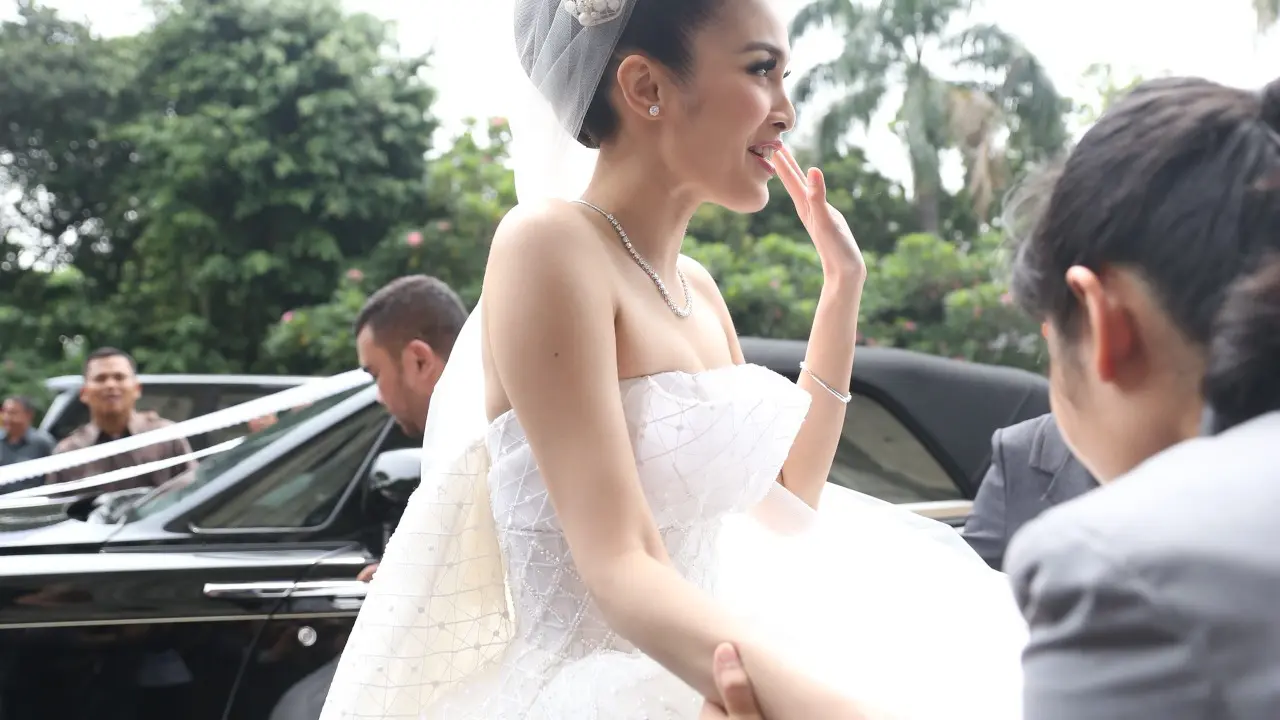 Sandra Dewi