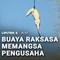 Seekor buaya raksasa dievakuasi dengan menggunakan helikopter. Dan ternyata buaya itu diduga telah memangsa seorang pengusaha di Afrika Selatan.