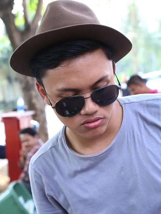 Bakat seni memang sudah mengalir di dalam diri Rizky. Anak dari komedian Sule ini sejak berumur 4 tahun sudah menjuarai perlombaan menyanyi antar kampung. (Galih W. Satria/Bintang.com)