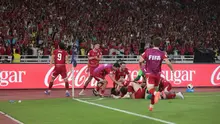 Timnas Indonesia merayakan gol bunuh diri pemain Thailand, Sanron Iklas, pada laga final FIFA ASEAN Cup 2026 di SUGBK, Jakarta, Senin (5-10-2026). (Bola.com/Budy Santoso)