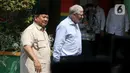 Setibanya di Sekolah Dasar Negeri (SDN) Jati 03, Jakarta, Prabowo dan Bill Gates langsung menuju tempat pembagian Makan Bergizi Gratis (MBG). (Liputan6.com/Herman Zakharia)