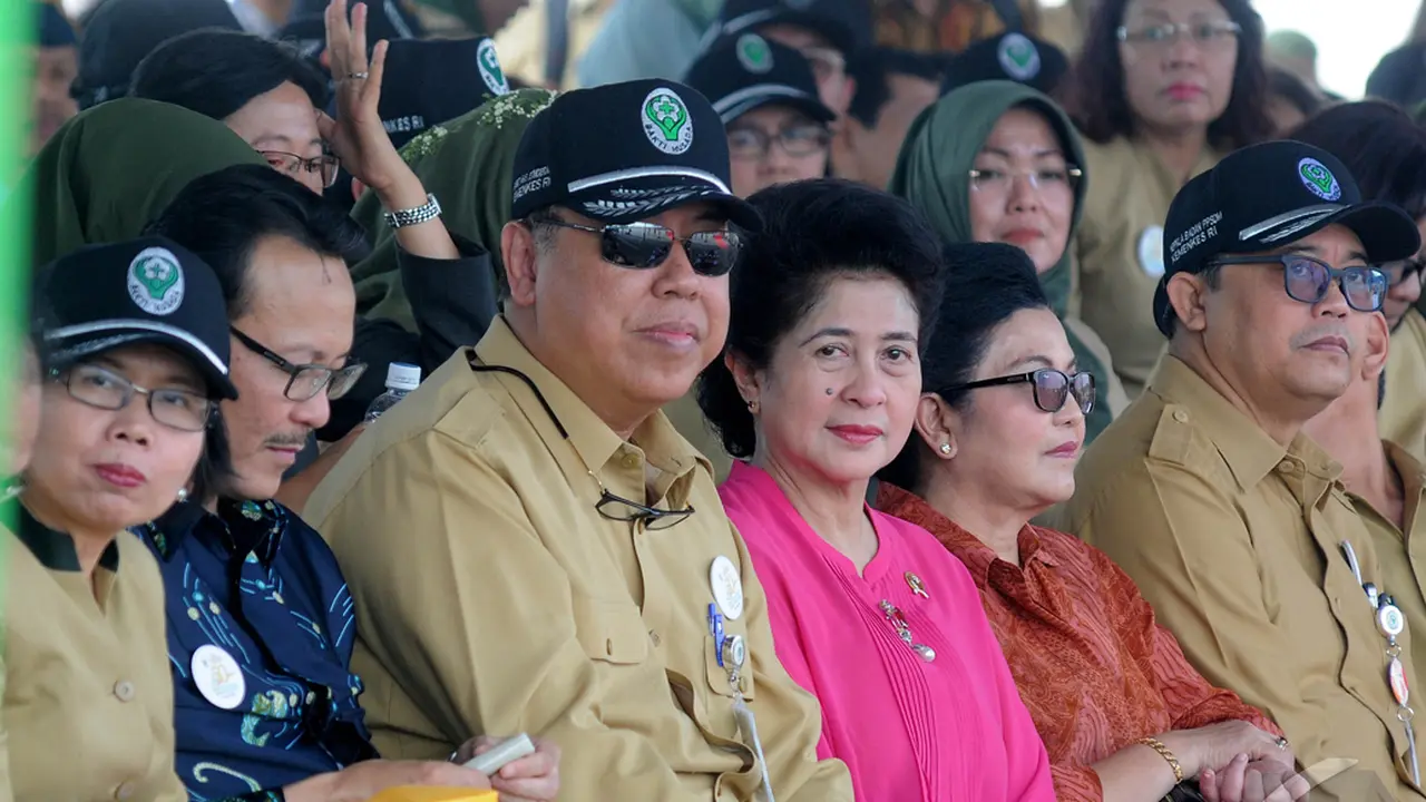 Menkes Nila F Moeloek Ajak Jajarannya Tidak Merokok