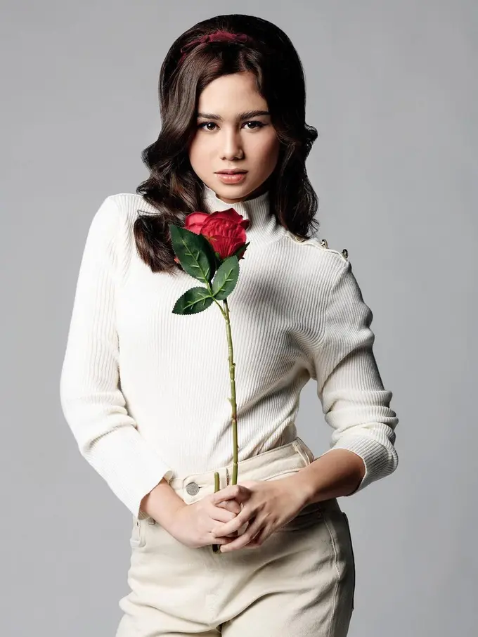 6 Gaya Pemotretan Tissa Biani dan Dul Jaelani saat Valentine, Tampil Menawan