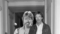 Chuck Norris Meninggal Dunia Dikelilingi Orang Tercinta, Keluarga Rahasiakan Detail Sebab Kematian