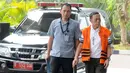 Anggota Komisi IX DPR Amin Santono saat akan menjalani pemeriksaan lanjutan di Gedung KPK, Jakarta, Senin (30/7). Anggota DPR Fraksi Partai Demokrat itu diperiksa sebagai tersangka. (Merdeka.com/Dwi Narwoko)