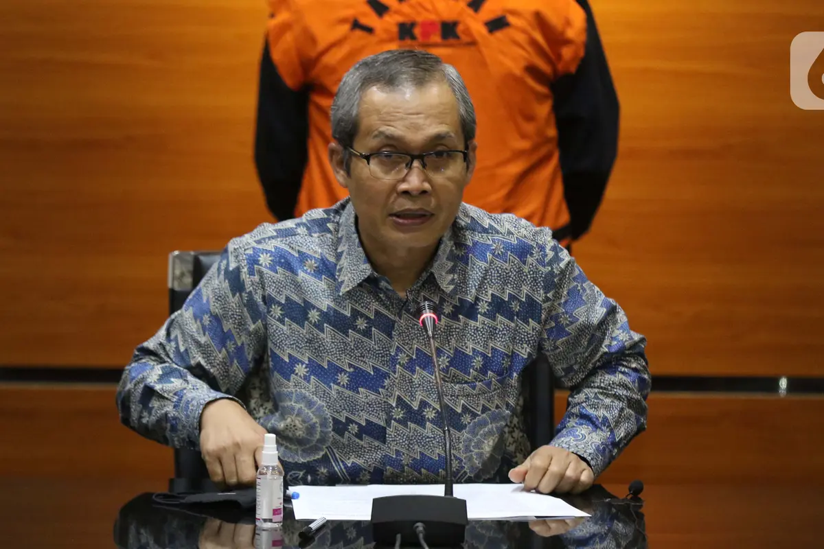 FOTO: Wali Kota Dumai Zulkifli Adnan Singkah Ditahan KPK