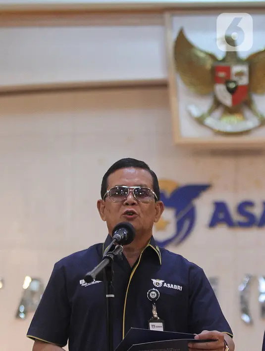 Direktur Utama PT Asabri (Persero) Sonny Widjaja memberikan keterangan terkait adanya dugaan korupsi di perseroannya di Kantor Pusat Asabri, Kamis (16/1/2020). Sonny Widjaja menegaskan, berita-berita soal isu korupsi di Asabri adalah berita-berita yang tidak benar. (Liputan6.com/Herman Zakharia)