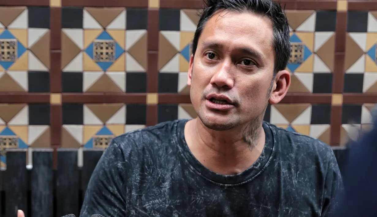 Suami Mieke Amalia itu mengungkapkan keseruannya saat sedang berkumpul bersama dengan buah hatinya. Suasana ramai sangat dirasakan dalam rumah tangganya. (Adrian Putra/Bintang.com)