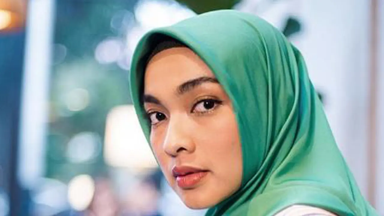 Tika Bravani Mantap Berhijab
