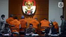 Wakil Ketua KPK Nawawi Pomolango (tengah) mengumumkan hasil OTT terhadap Bupati Kutai Timur Ismunandar di Gedung KPK, Jakarta, Jumat (3/7/2020). Ismunandar dan Istrinya Encek Unguria yang juga Ketua DPRD Kutai Timur tertangkap OTT di sebuah hotel Jakarta. (merdeka.com/Imam Buhori)