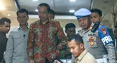 Presiden ke-7 Republik Indonesia, Joko Widodo (Jokowi) usai membuat pelaporan soal tuduhan ijazah palsu di Mapolda Metro Jaya, Jakarta, Rabu (30/4/2025). (merdeka.com/Arie Basuki)
