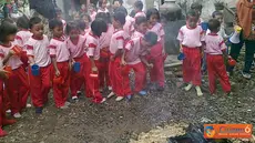 Citizen6, Jawa Tengah: Simulasi kebakaran diadakan di TK Papahan 03 Karanganyar, Jawa Tengah, (26/2). (Pengirim: Gejora)