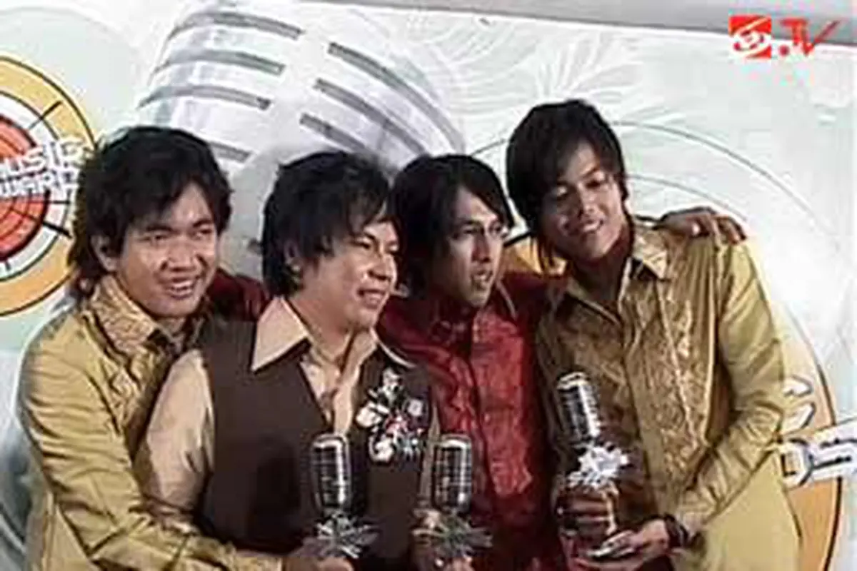 Wali Band Dapat Penghargaan Khusus