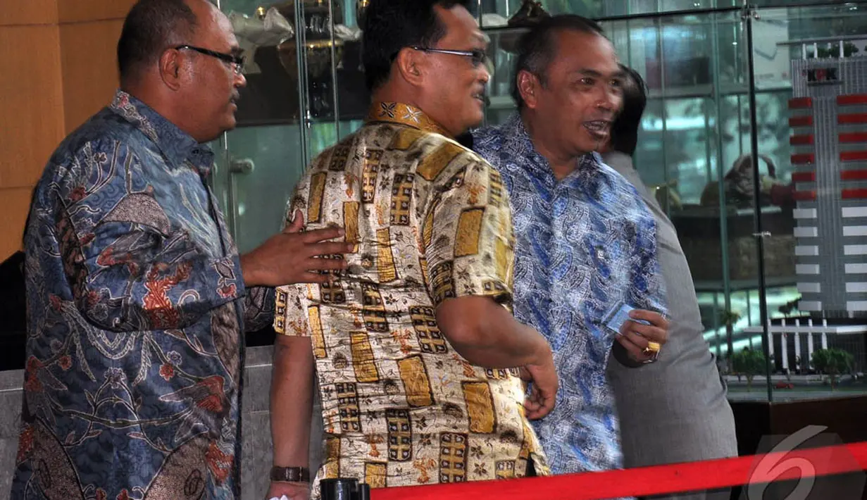 Didik diperiksa hampir 7 jam oleh penyidik. Saat keluar pukul 17.15 WIB, Didik memilih irit bicara kepada wartawan, Jakarta, Selasa (26/8/2014) (Liputan6.com/Miftahul Hayat)