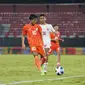 Timnas Indonesia U-17 gagal memetik kemenangan saat menjajal kekuatan India untuk kedua kalinya dalam laga uji coba di Stadion Kapten I Wayan Dipta, Gianyar, Bali pada Selasa (27/8/2024) malam WIB. Pelatih Nova Arianto menyebut hasil ini bakal dijadikan bahan evaluasi guna memperbaiki kekurangan Garuda Muda. (Dok. PSSI)