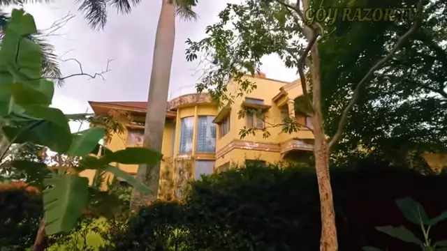 Rumah Tukul Arwana Terbengkalai