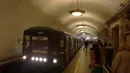 Transportasi saya memilih menggunakan kereta bawah tanah atau biasa disebut metro. Kali ini saya naik metro di Stasiun Paveletskaya yang kebetulan tidak terlalu ramai, kalau dibandingkan Stasiun Tanah Abang. (Bola.com/Okie Prabhowo)
