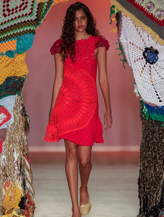 FOTO: Para Model Seksi Ramaikan Sao Paulo Fashion Week - Foto Liputan6.com