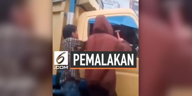 VIDEO: Pelaku Pemalakan Ditangkap dan Menangis Tersedu-Sedu
