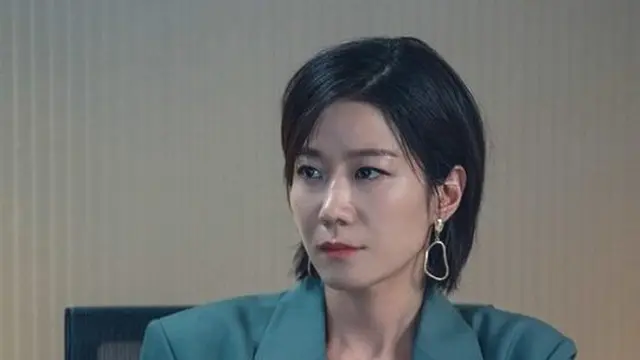 Jeon Hye Jin, istri mendiang Lee Sun Kyun dalam drakor Search WWW. (tvN via Soompi)