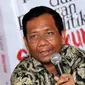 Politikus, ilmuwan, tokoh agama. Guru Besar Tata Negara UII, mantan anggota DPR, mantan Ketua Konstitusi,