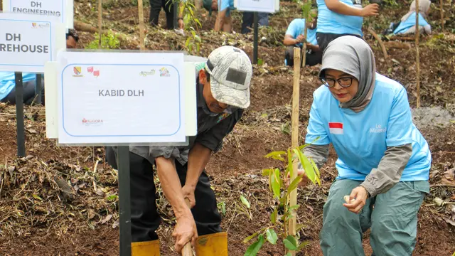 Le Minerale Raih Anugerah Ekonomi Hijau atas Komitmen Konservasi Sumber Daya Air dari Hulu ke Hilir