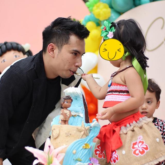 6 Momen Rachel Vennya dan Niko Al Hakim Rayakan Ultah Sang Putri, Kompak