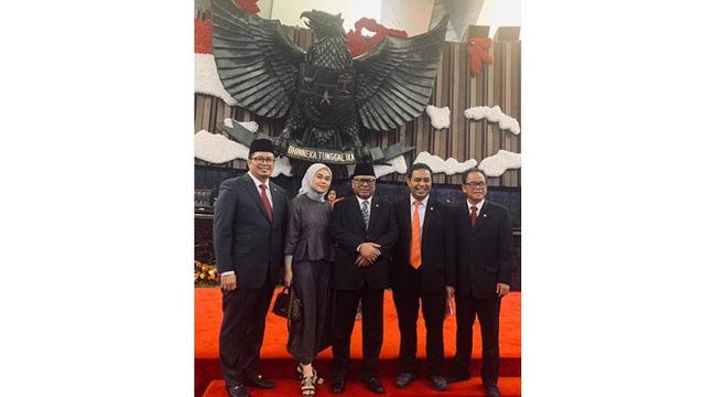 6 Potret Jialyka Maharani, Anggota DPD Termuda yang Pimpin Sidang Pelantikan