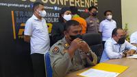 Polda Gorontalo saat menggelar Konfrensi Pers terkait penetapan tersangka korupsi dana hibah KONI Kabgor (Arfandi/Liputan6.com)