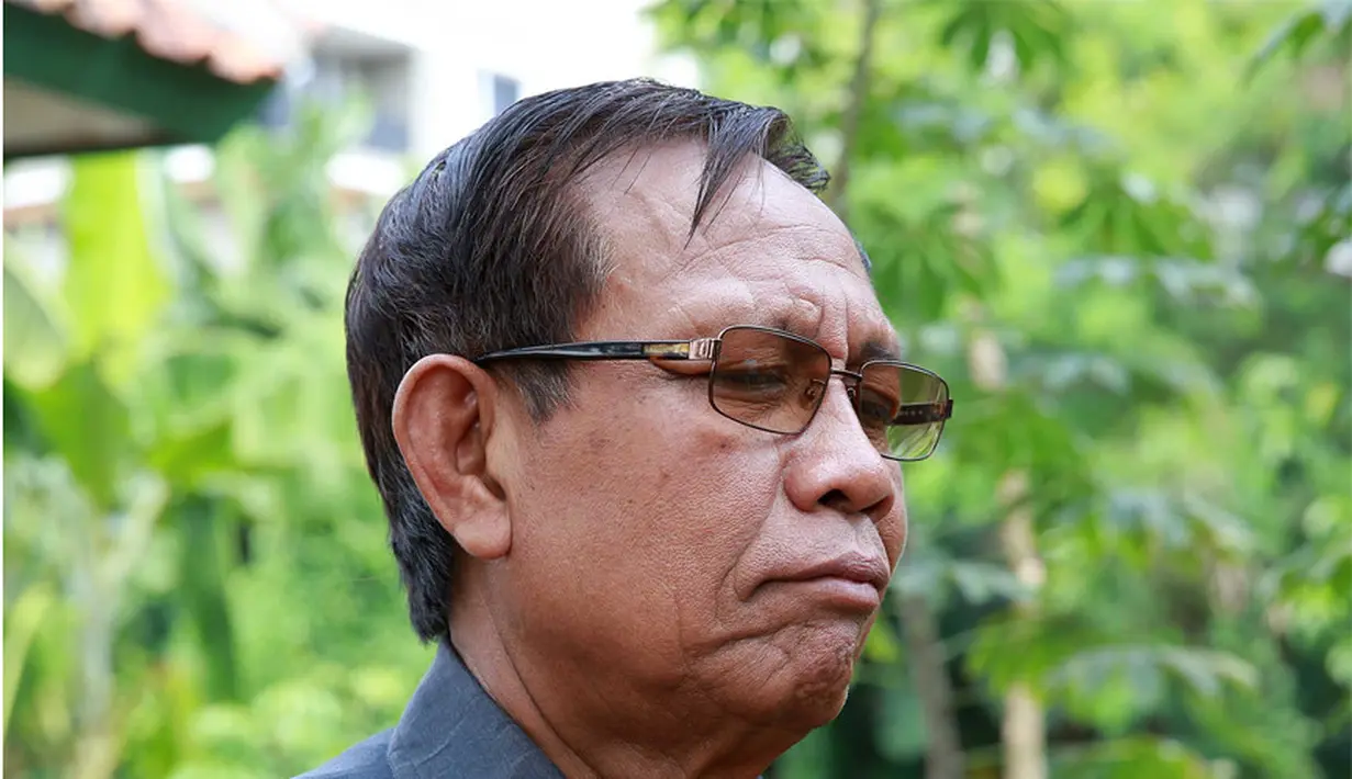 Tarzan, komedian senior yang merasa terpuruk atas kepergian Eko DJ untuk selamanya. Menurut Tarzan, Eko DJ adalah sosok yang selalu membantu setiap orang yang sedang berada dalam keadaan sakit. (Deki Prayoga/Bintang.com)