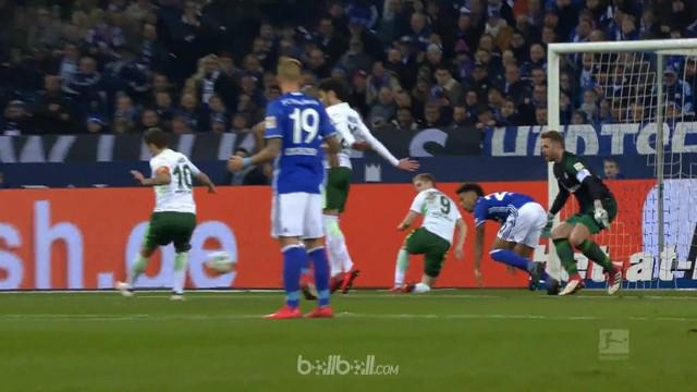 Schalke membayar mahal atas kesalahan mereka sendiri seusai kalah 1-2 di kandang dari Werder Bremen, Sabtu (3/2). Tuan rumah memim...