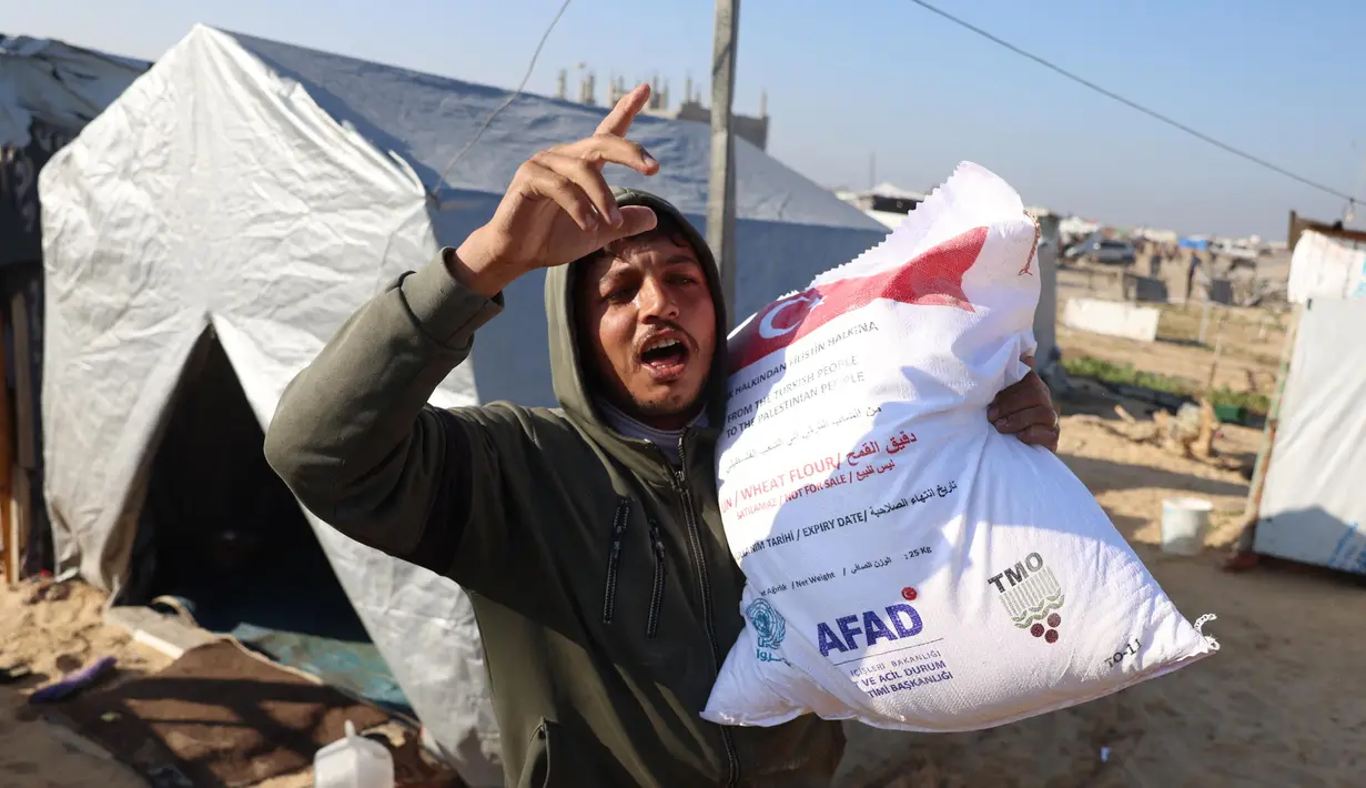 Kondisi ini sangat memprihatinkan, terutama bagi anak-anak yang berpotensi mengalami akibat fatal imbas kurangnya kebutuhan dasar untuk bertahan hidup. (BASHAR TALEB/AFP)