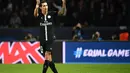 Saat remaja banyak pemandu bakat menawarkan mantan pemain Benfica tersebut untuk bermain di sebuah klub. Hingga pada akhirnya di Maria sukses sebagai pesepak bola handal dengan gaji yang besar. (AFP/Franck Fife)