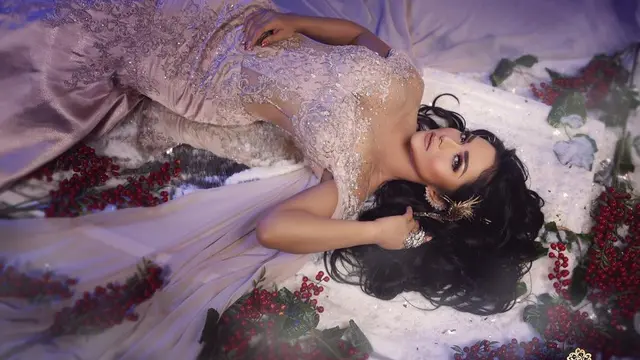 [Bintang] Tampil Seksi