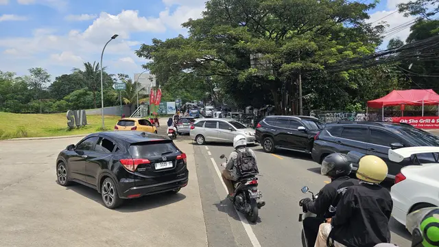 jalanan kota Depok macet dipadati pemudik lokal