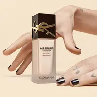 Dengan sejumlah keunggulan pada formula terbaru YSL Beauty New All Hours Foundation, kesempurnaan alas bedak yang didambakan terangkum sempurna.