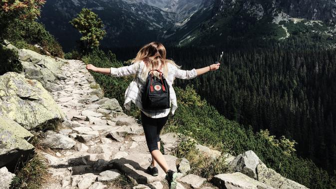35 Kata  kata  Caption Pendaki  Gunung Penyemangat Mencapai 