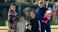 Dalam akun Instagram pribadinya, Kartika Putri sering mengunggah foto bersama keluarga kecilnya. Potret harmonis keluarga selebriti ini pun tak lepas dari perhatian netizen. (Liputan6.com/IG/@kartikaputriworld)