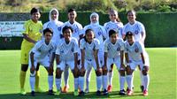 Tim putri Arema FC. (Bola.com/Iwan Setiawan)