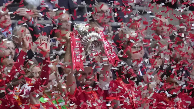 Foto: Kostas Tsimikas Sang Algojo Terakhir yang Membawa Liverpool Juara Piala FA 2021 / 2022