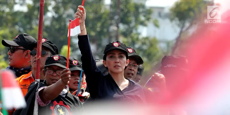 Bersama Ribuan Buruh, Rieke Diah Pitaloka Turun ke Jalan Peringati May Day