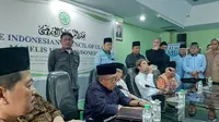 Ustaz Abdul Somad mendatangi kantor MUI di Jakarta. (Liputan6.com/Yopi Makdori)